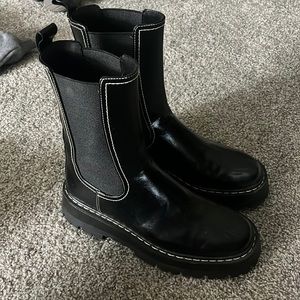 Super cute booties with a little platform